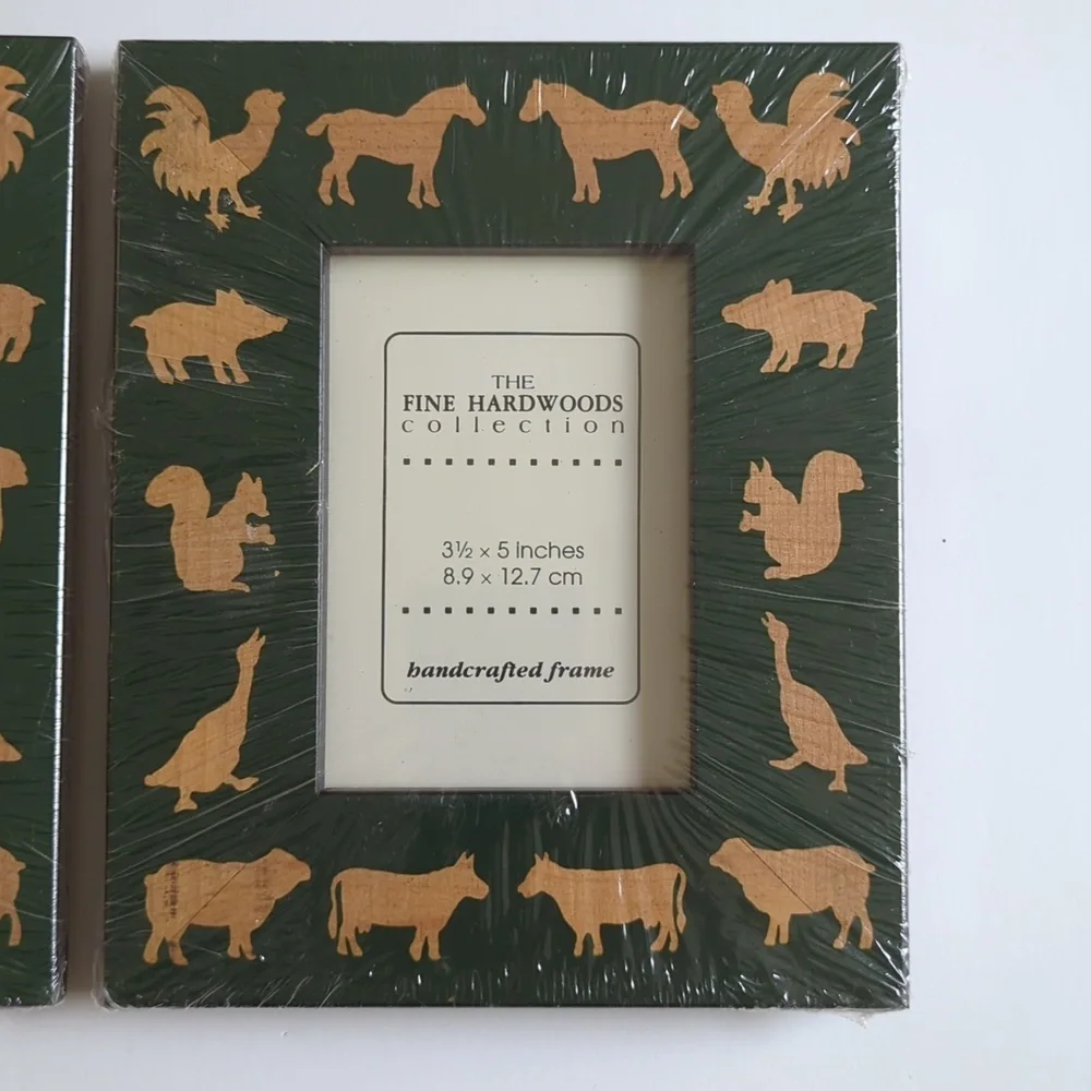 Fine Hardwoods collection 2 wooden animal 3.5 x 5 photo picture frame green